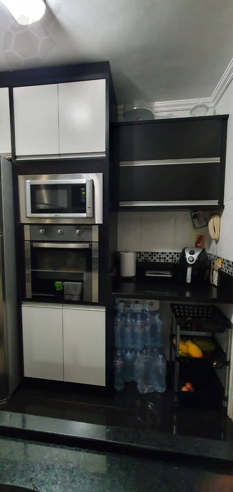 Apartamento à venda com 3 quartos, 75m² - Foto 4