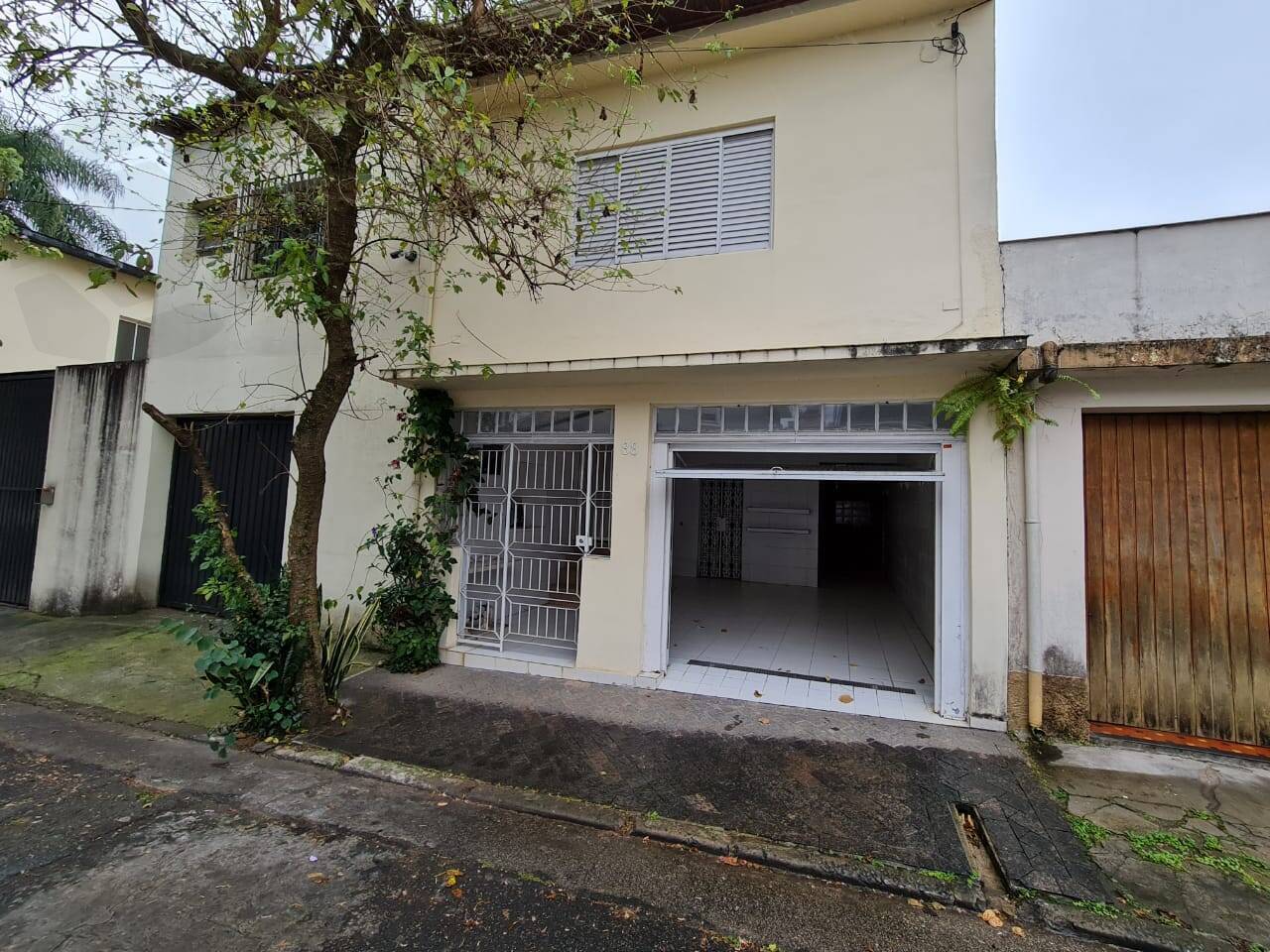 Casa à venda com 4 quartos, 162m² - Foto 1