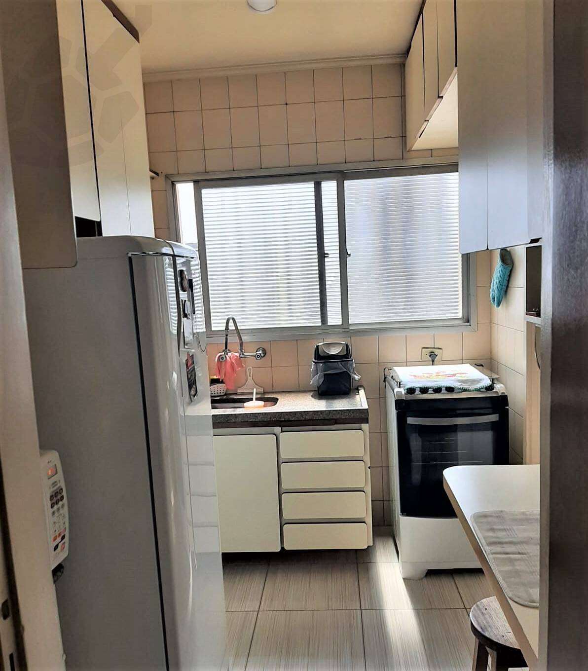 Apartamento à venda com 2 quartos, 65m² - Foto 4