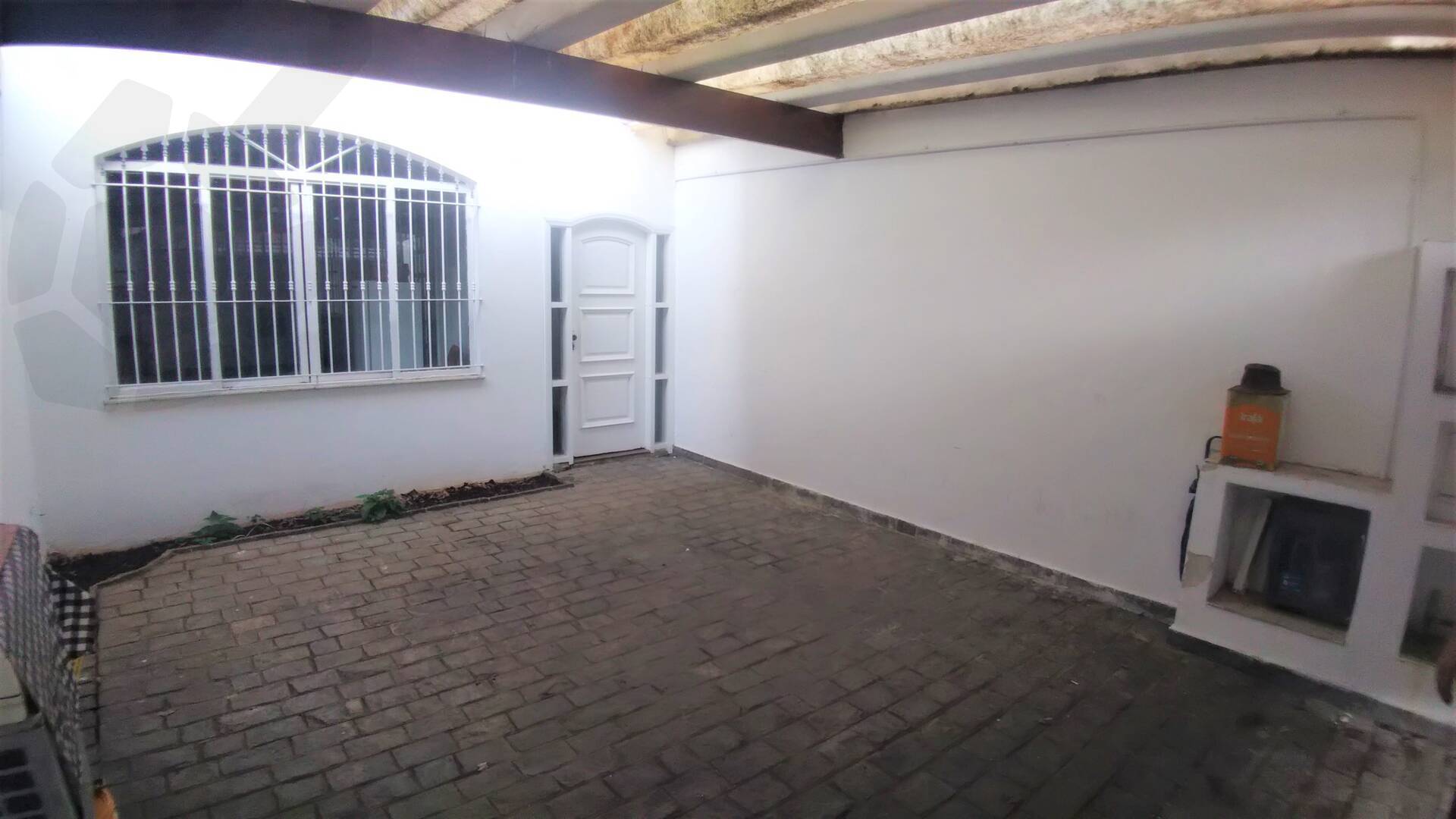 Casa à venda com 4 quartos, 220m² - Foto 1