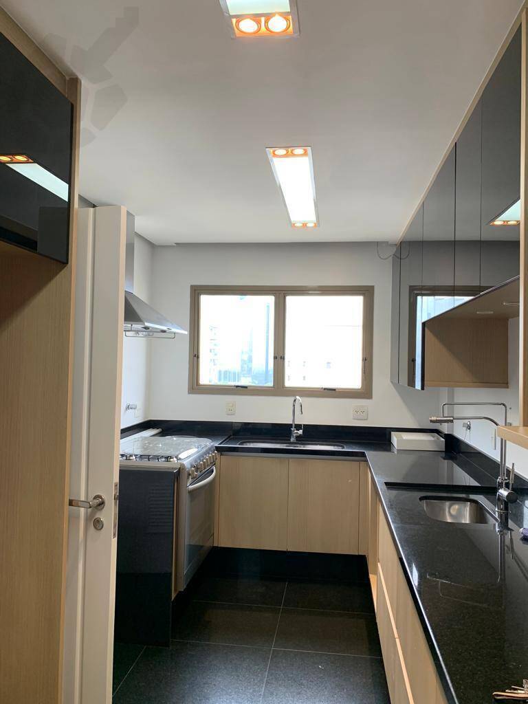 Apartamento para alugar com 4 quartos, 412m² - Foto 11