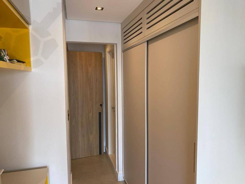 Apartamento para alugar com 3 quartos, 215m² - Foto 12