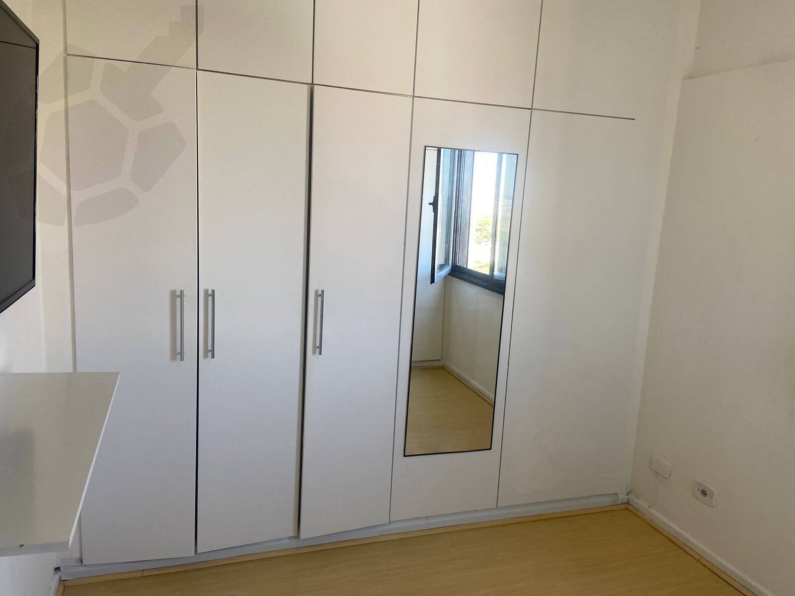 Apartamento à venda com 2 quartos, 75m² - Foto 4