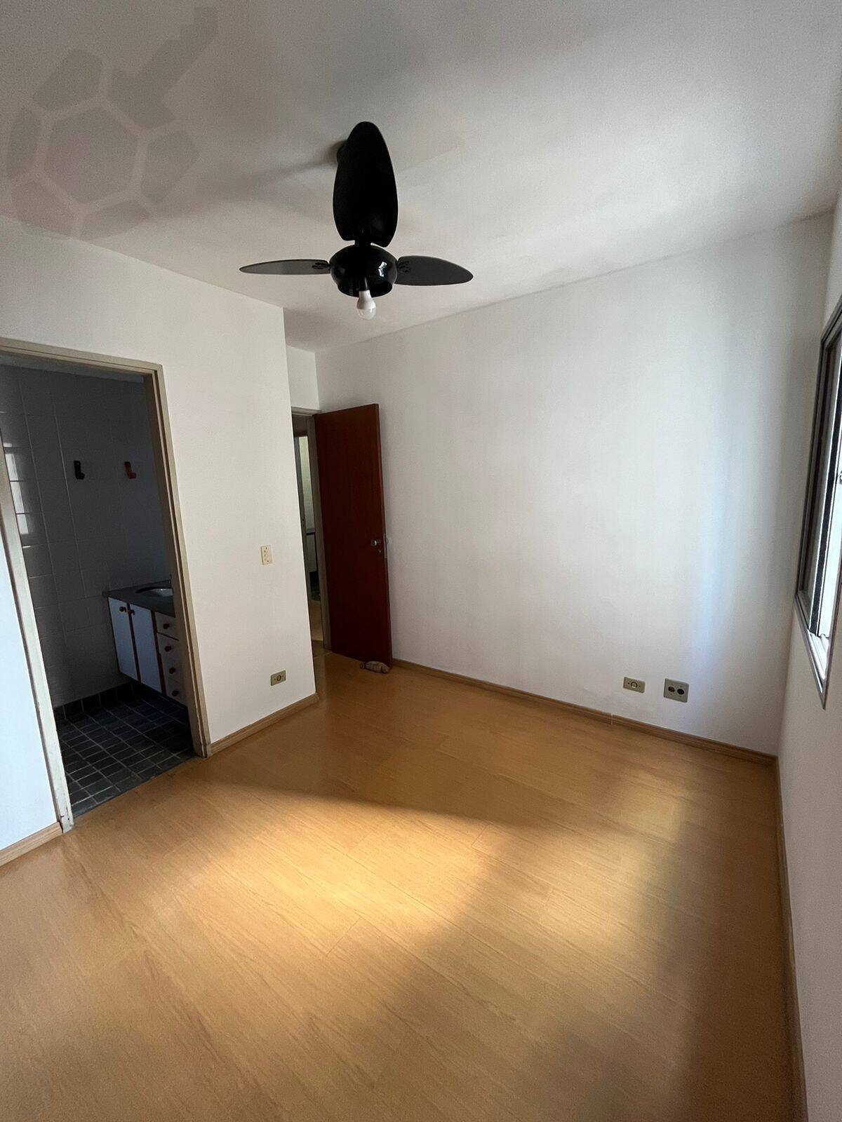 Apartamento à venda com 3 quartos, 86m² - Foto 3