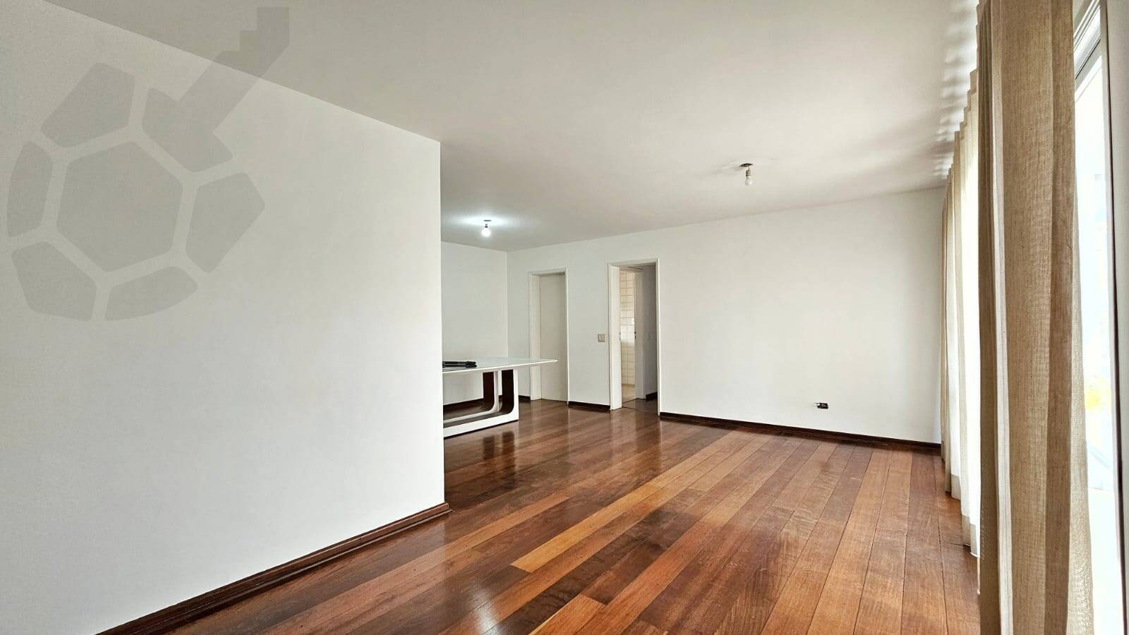 Apartamento à venda com 3 quartos, 122m² - Foto 3