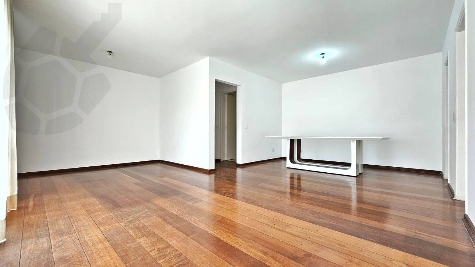 Apartamento à venda com 3 quartos, 122m² - Foto 1