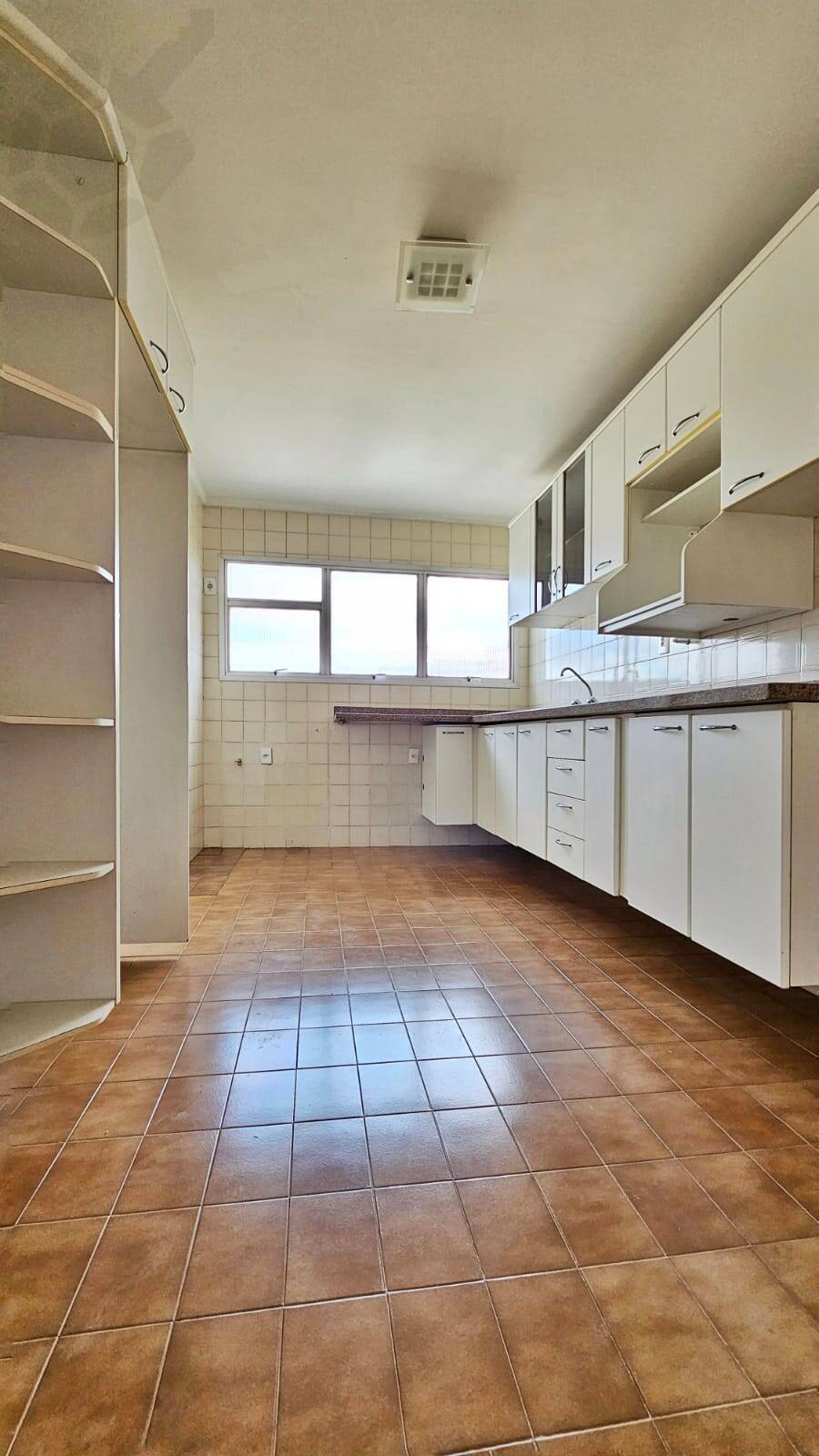 Apartamento à venda com 3 quartos, 122m² - Foto 6