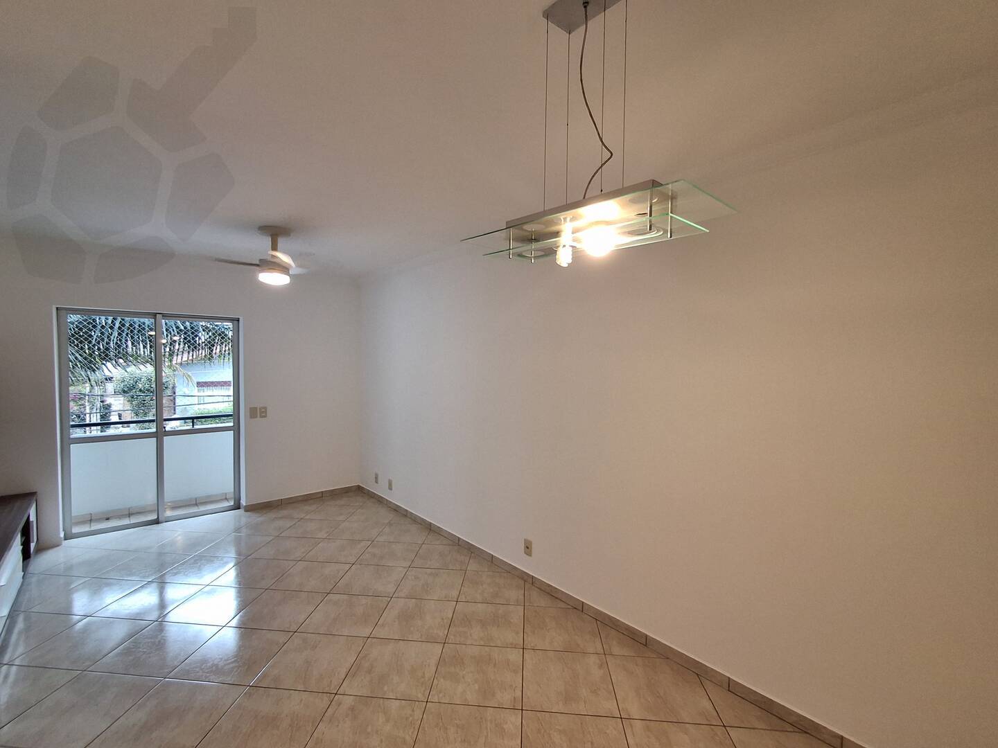 Apartamento à venda com 2 quartos, 64m² - Foto 2