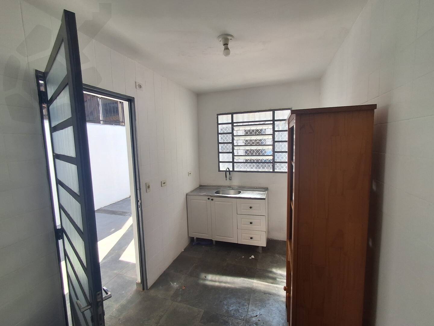 Casa para alugar com 3 quartos, 90m² - Foto 17