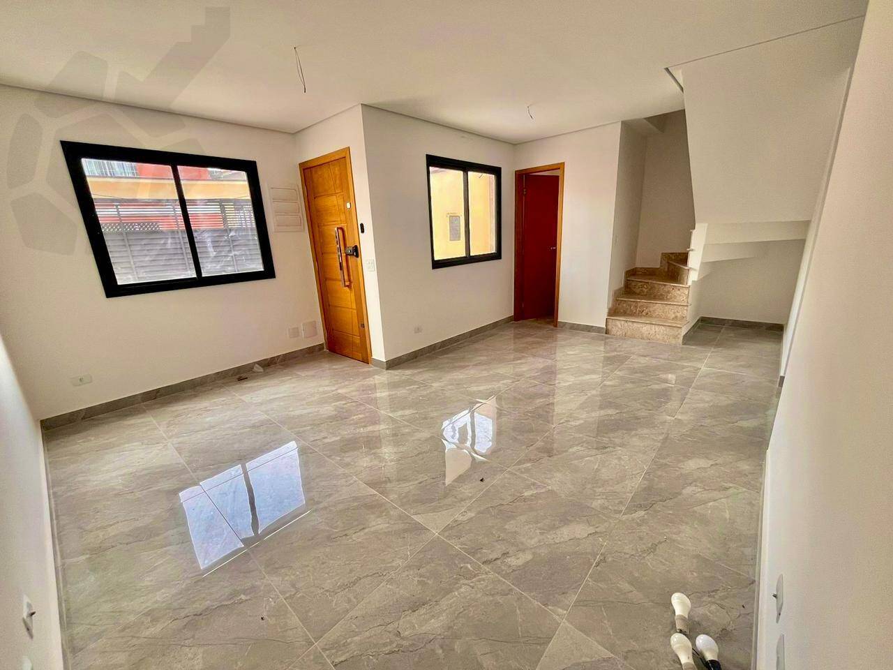 Casa à venda com 3 quartos, 86m² - Foto 1