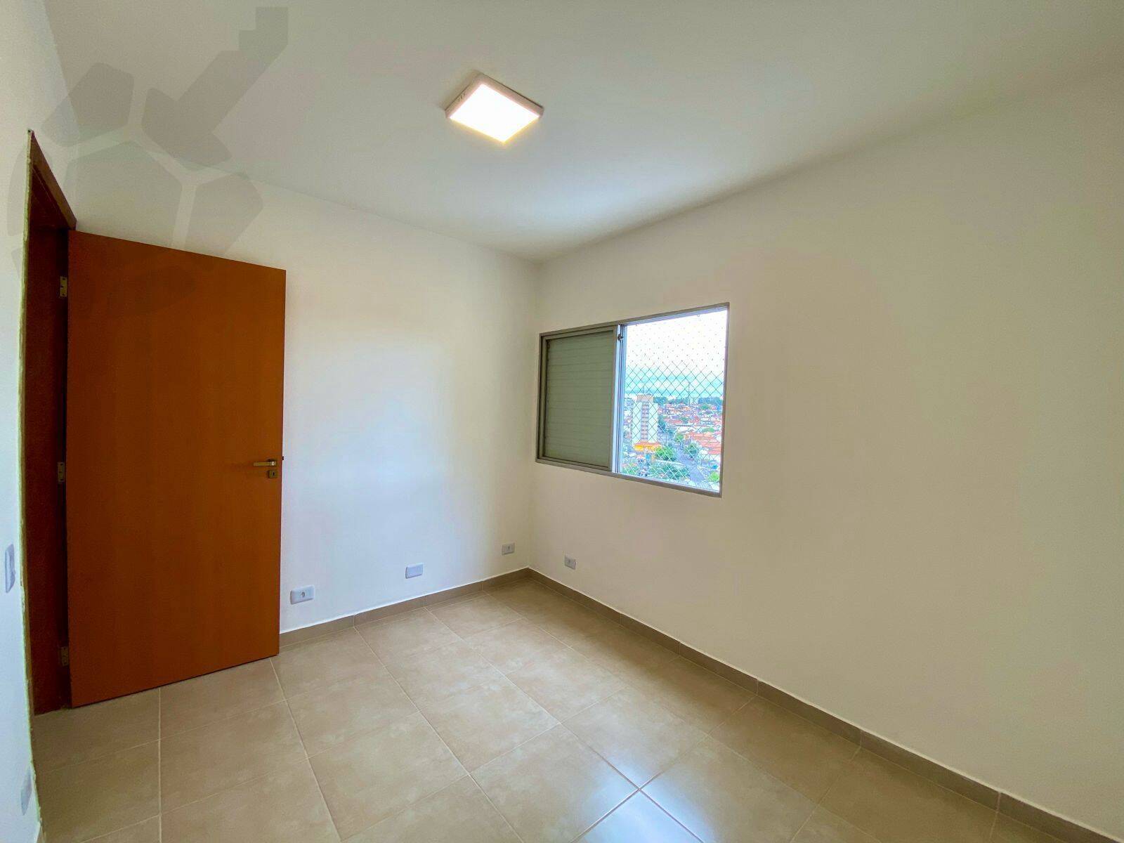 Apartamento à venda com 2 quartos, 70m² - Foto 1