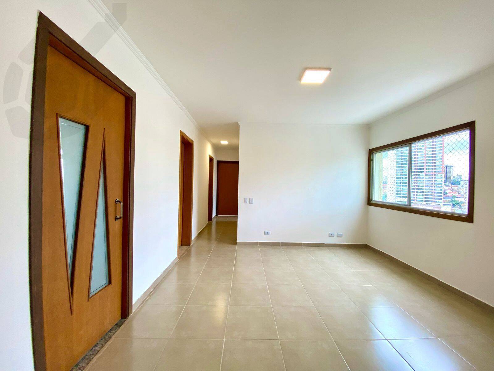 Apartamento à venda com 2 quartos, 70m² - Foto 2