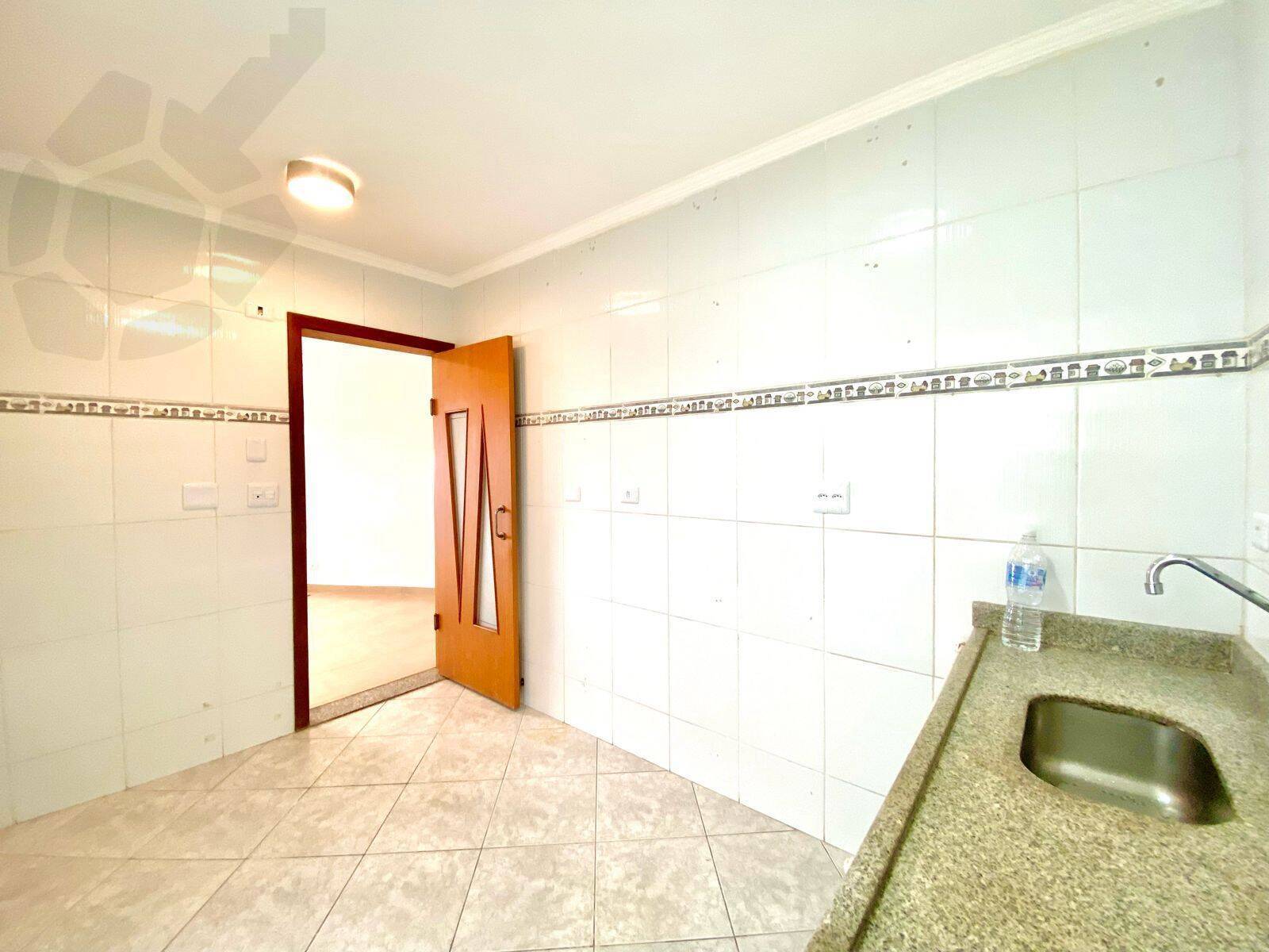 Apartamento à venda com 2 quartos, 70m² - Foto 4