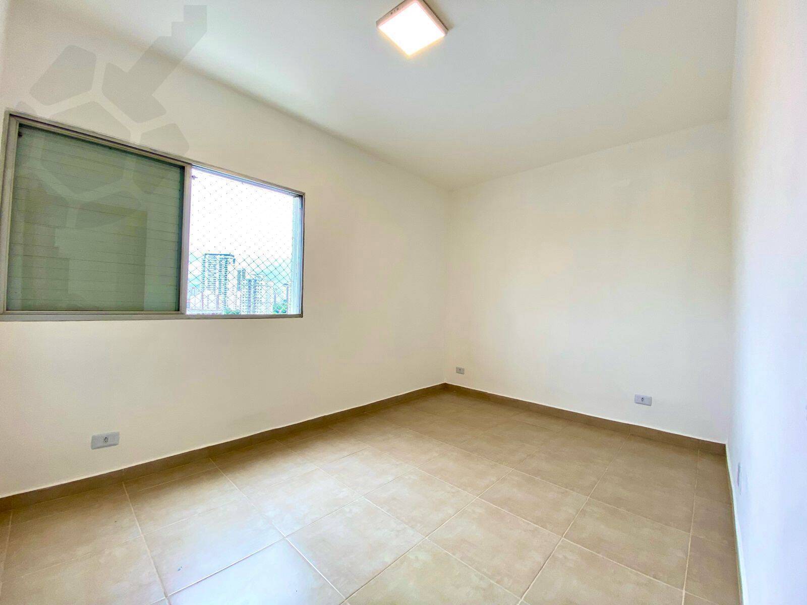 Apartamento à venda com 2 quartos, 70m² - Foto 7