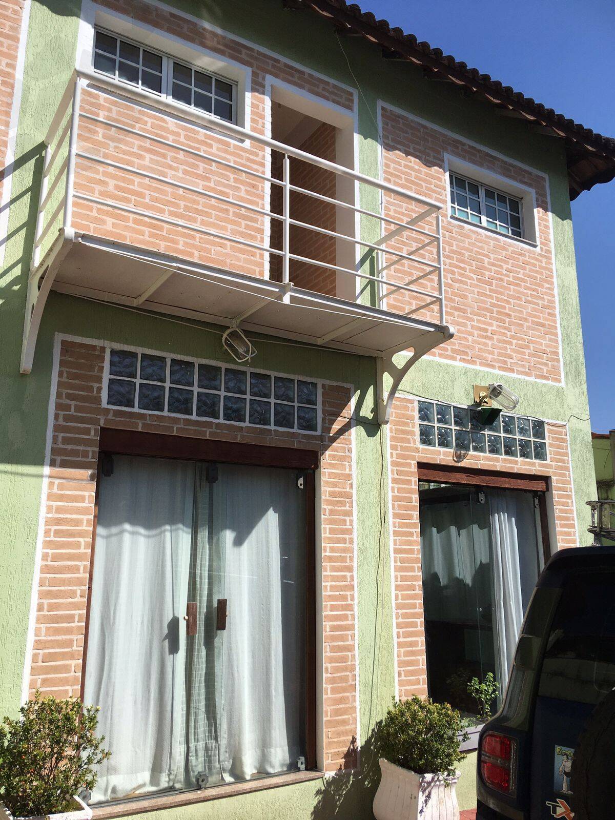 Casa à venda com 6 quartos, 300m² - Foto 1