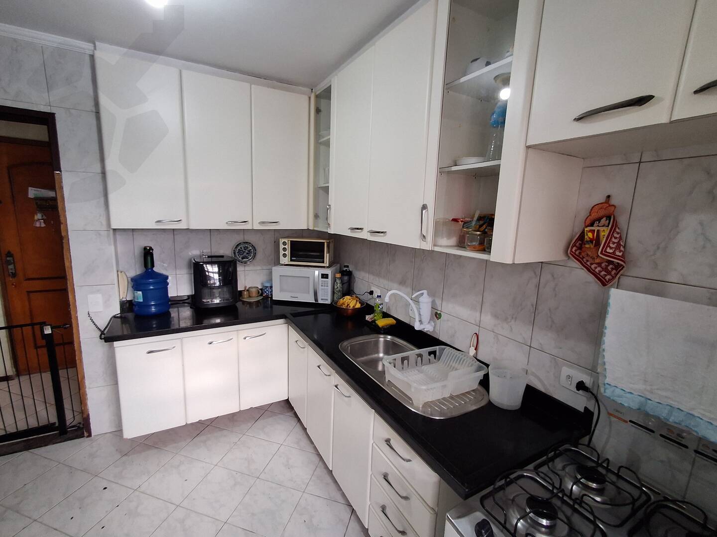 Apartamento à venda com 3 quartos, 75m² - Foto 2